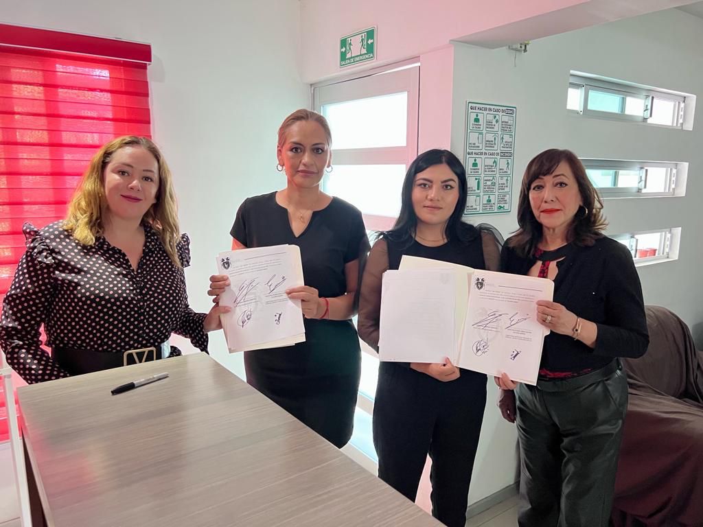 Beneficiarán con titulación por experiencia profesional a mujeres dedicadas al Derecho